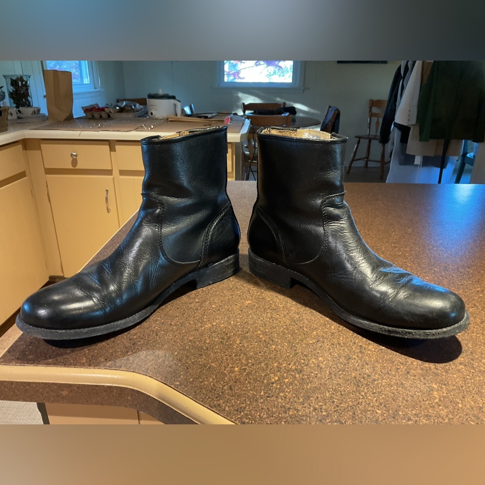 COPY - Frye Black Leather Boots Classic Design
